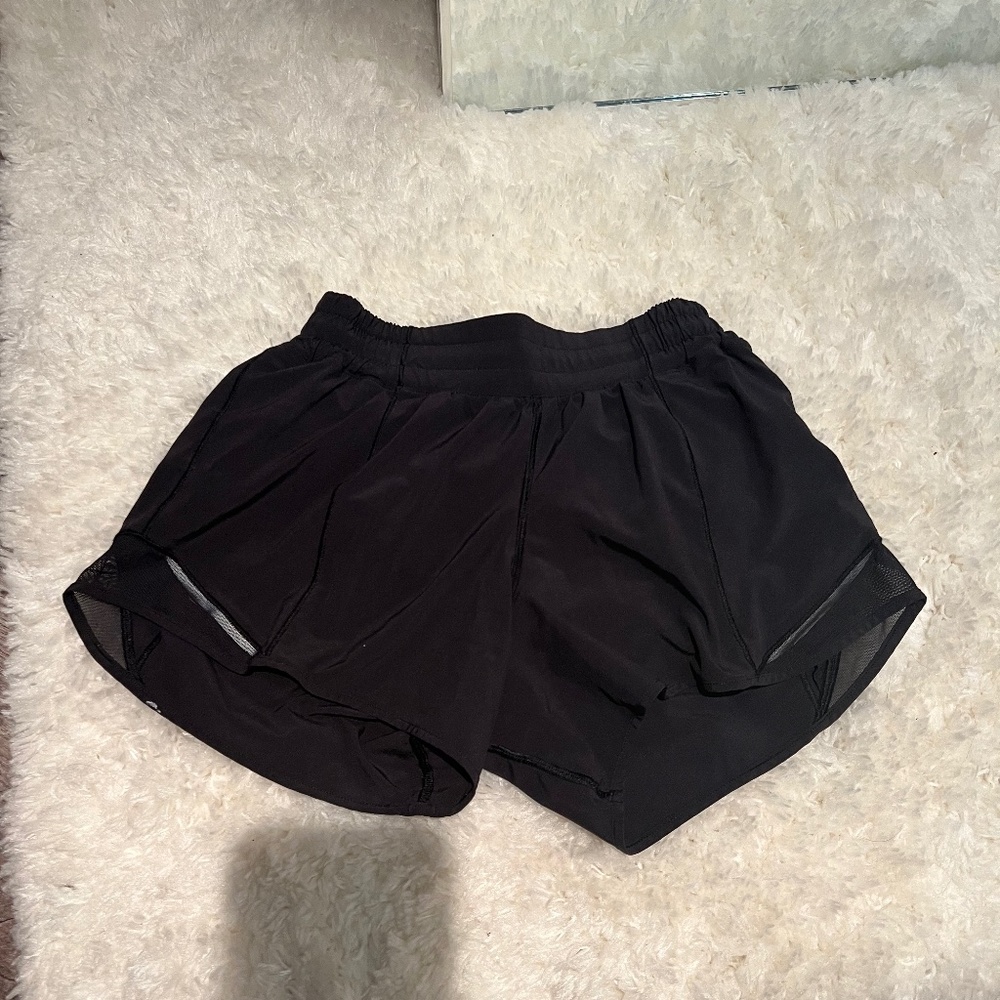 Lululemon Black Hotty Hot 4”